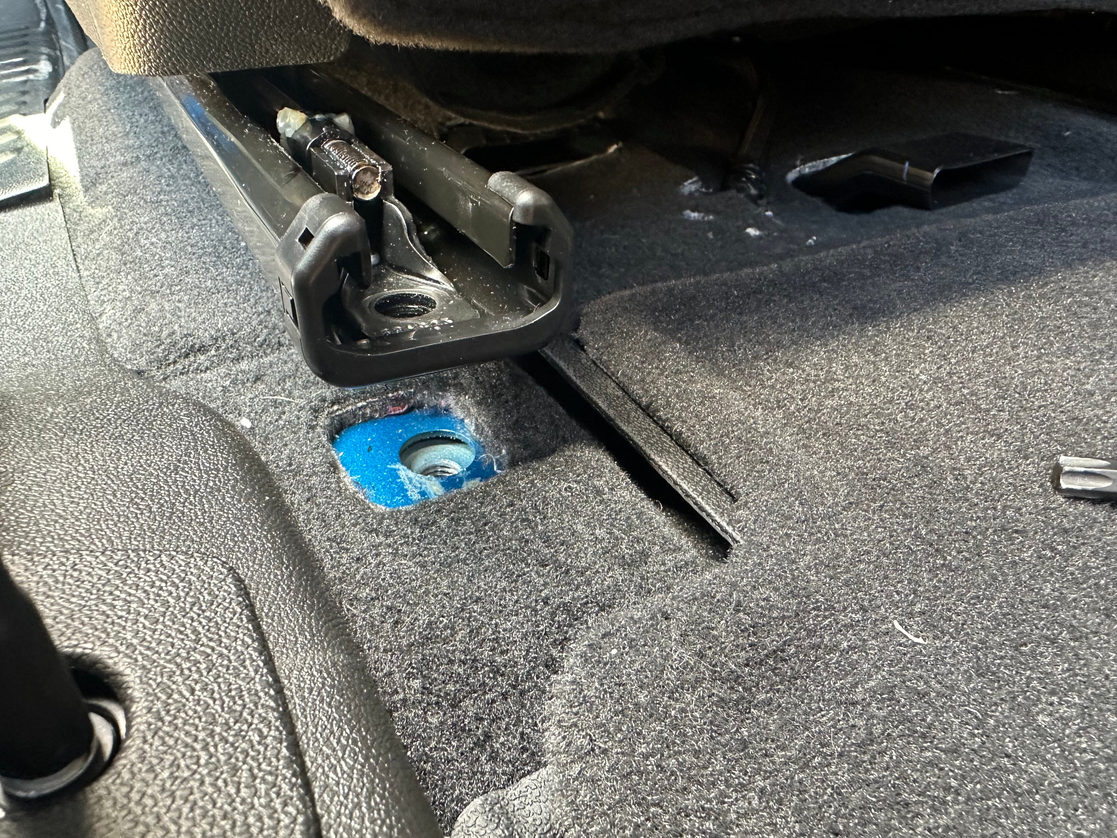 GM ADJUSTABLE REAR SEAT JACKERS® (COLORADO AND CANYON)