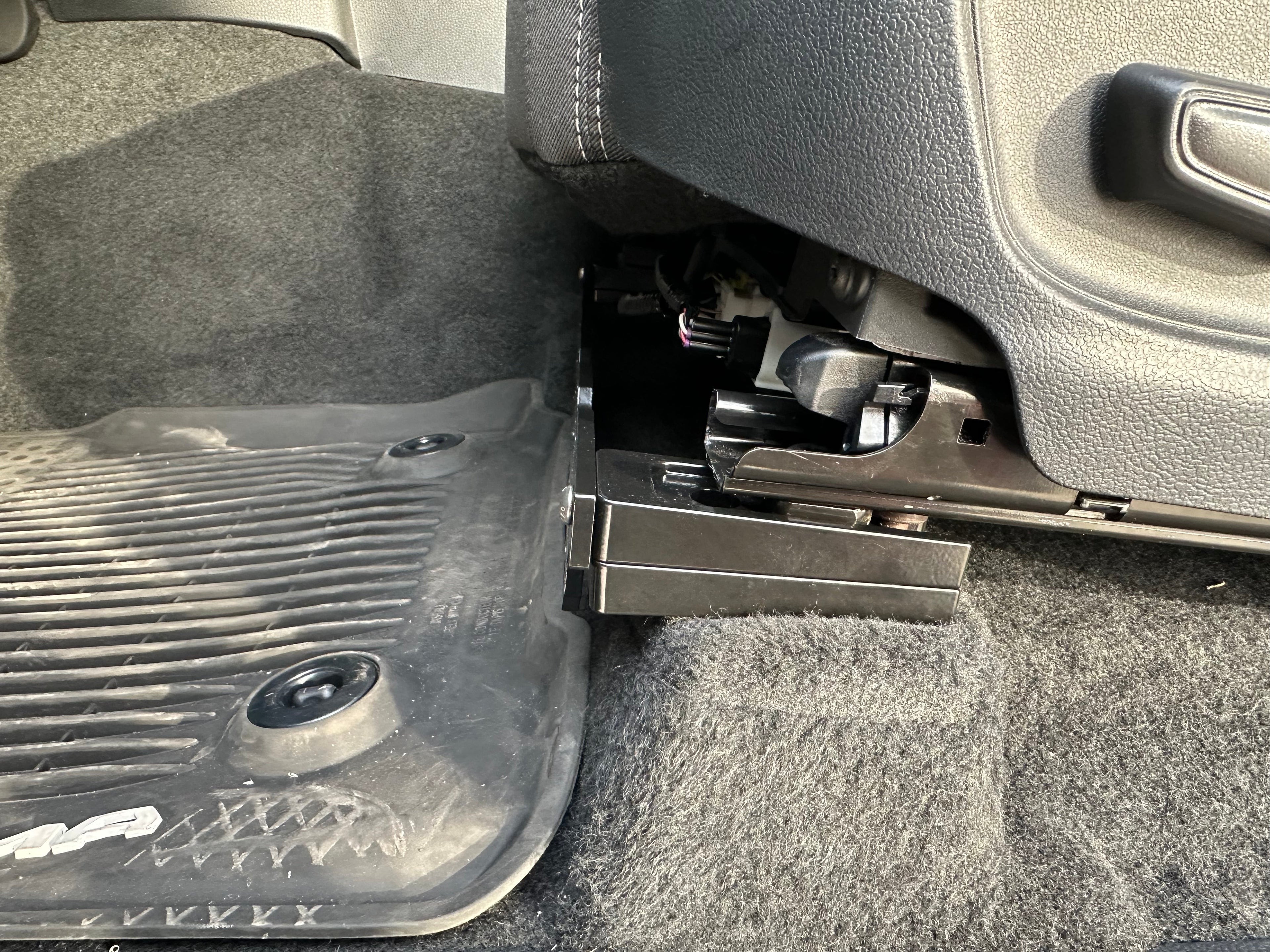TOYOTA ADJUSTABLE FRONT SEAT JACKERS® W/OPTIONAL MMP (TACOMA)