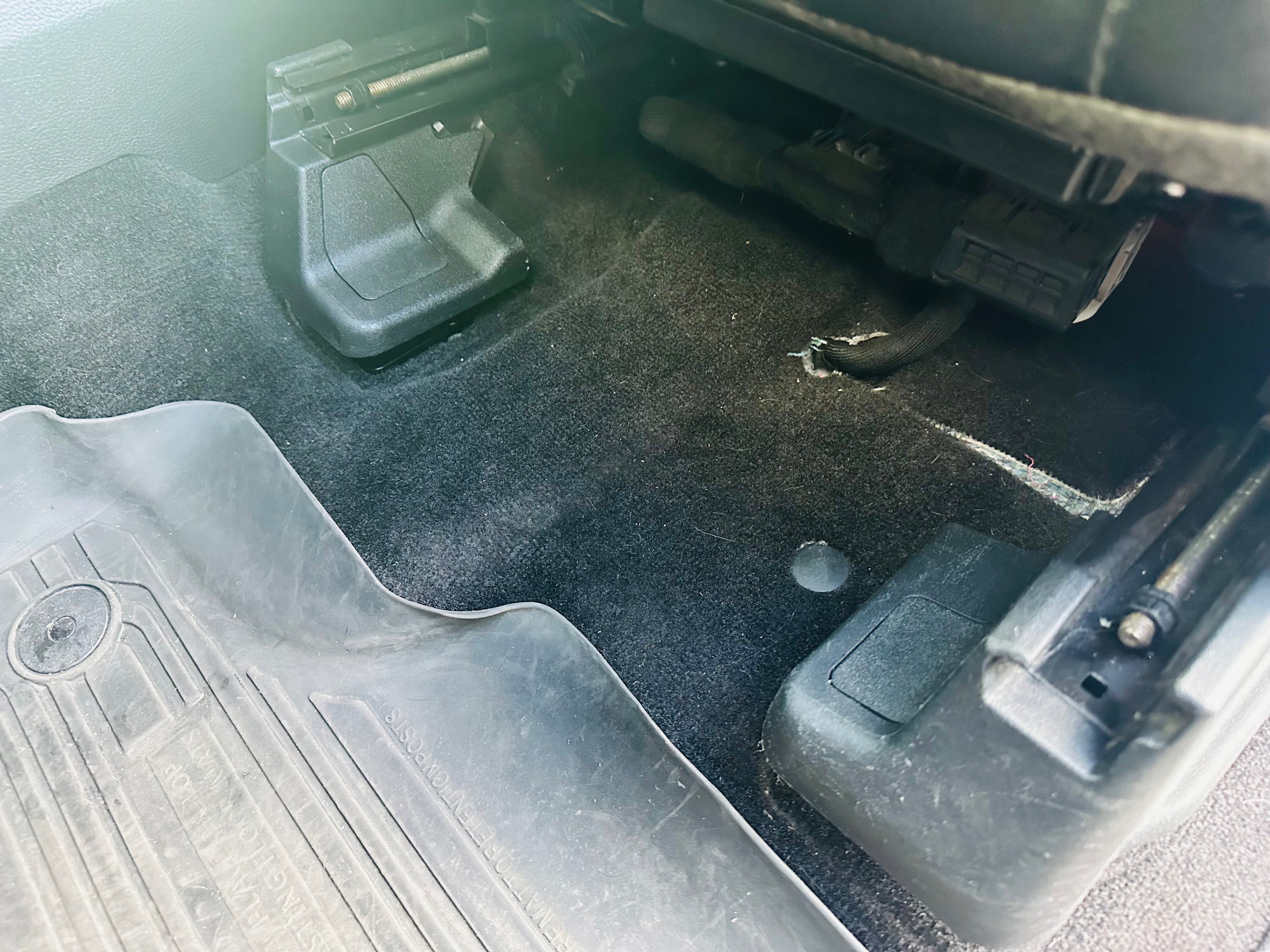 FORD ADJUSTABLE FRONT SEAT JACKERS® (FORD SUPER DUTY)