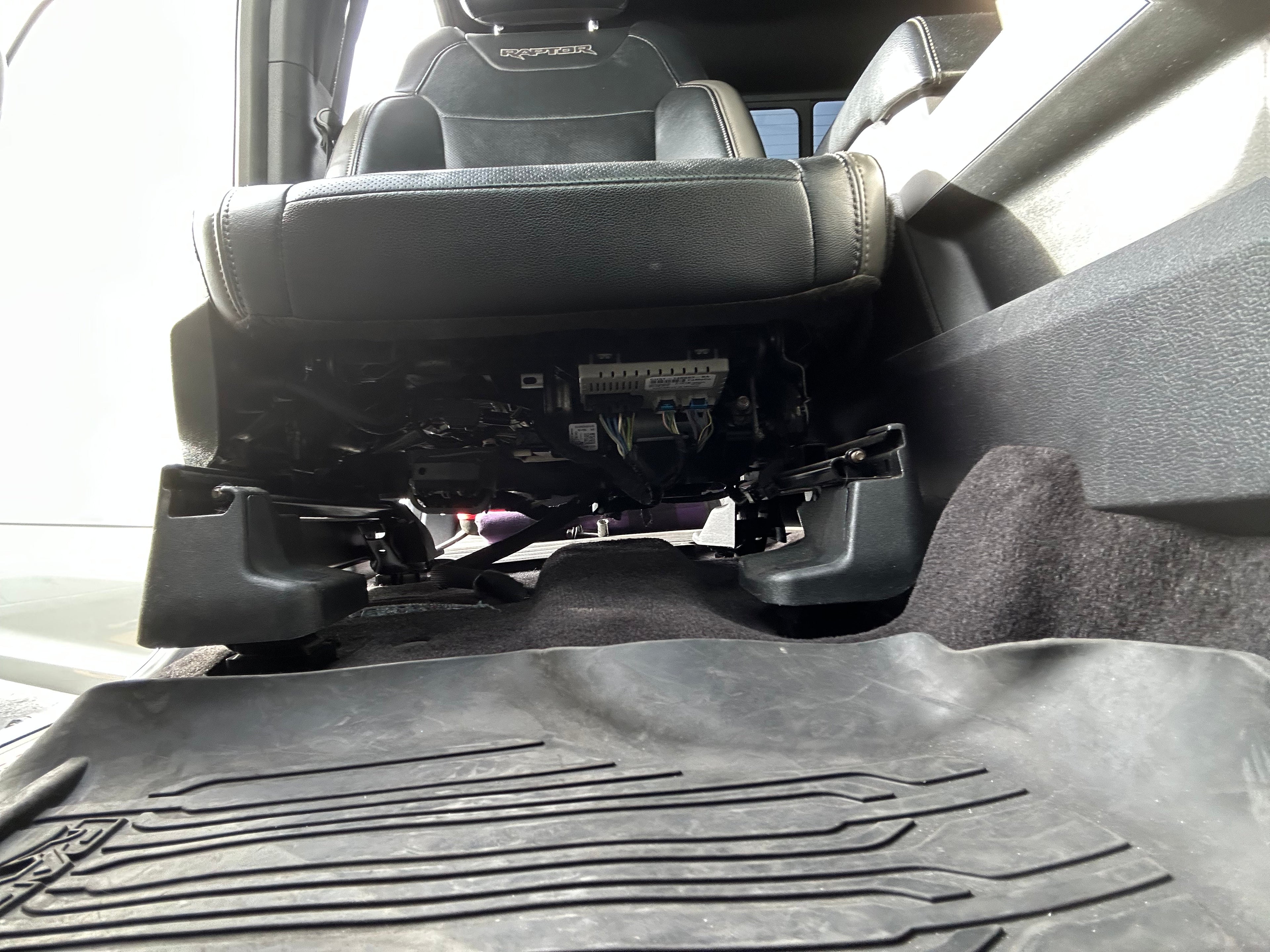 FORD SEAT JACKER® BOOSTER BUNDLE® (F150, SUPER DUTY, AND EXPEDITION+)