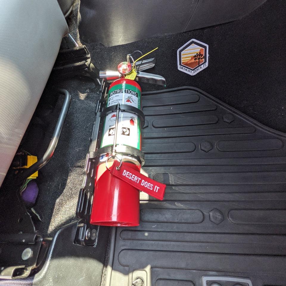 DDI QUICK DROP FIRE EXTINGUISHER MOUNT (UNIVERSAL FIT)