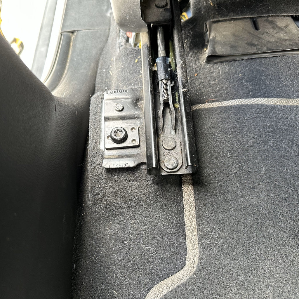 GM FRONT SEAT JACKERS® (COLORADO AND CANYON)