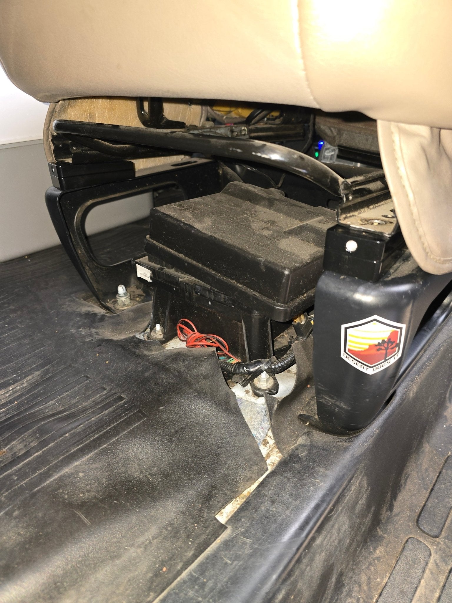 GM FRONT SEAT JACKERS® (EXPRESS AND SAVANA)