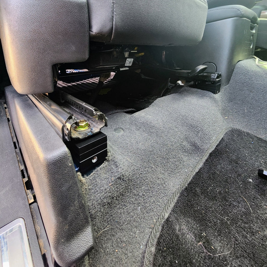 GM FRONT SEAT JACKERS® (SILVERADO AND SIERRA)