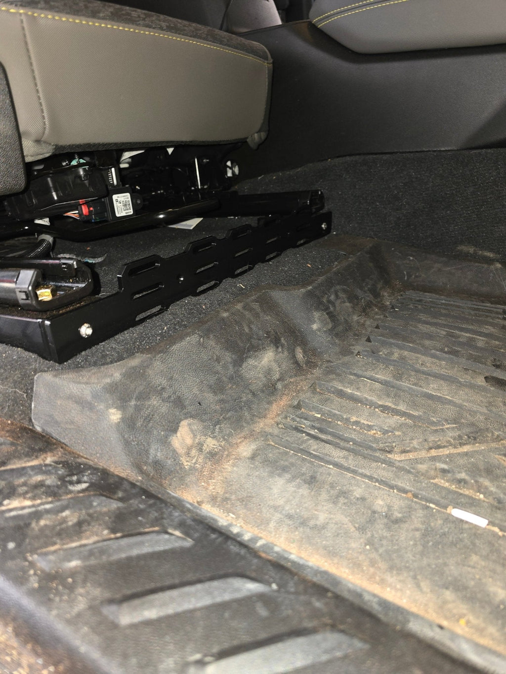 GM MULTI MOUNT PANEL W/SEAT JACKERS® (COLORADO AND CANYON)