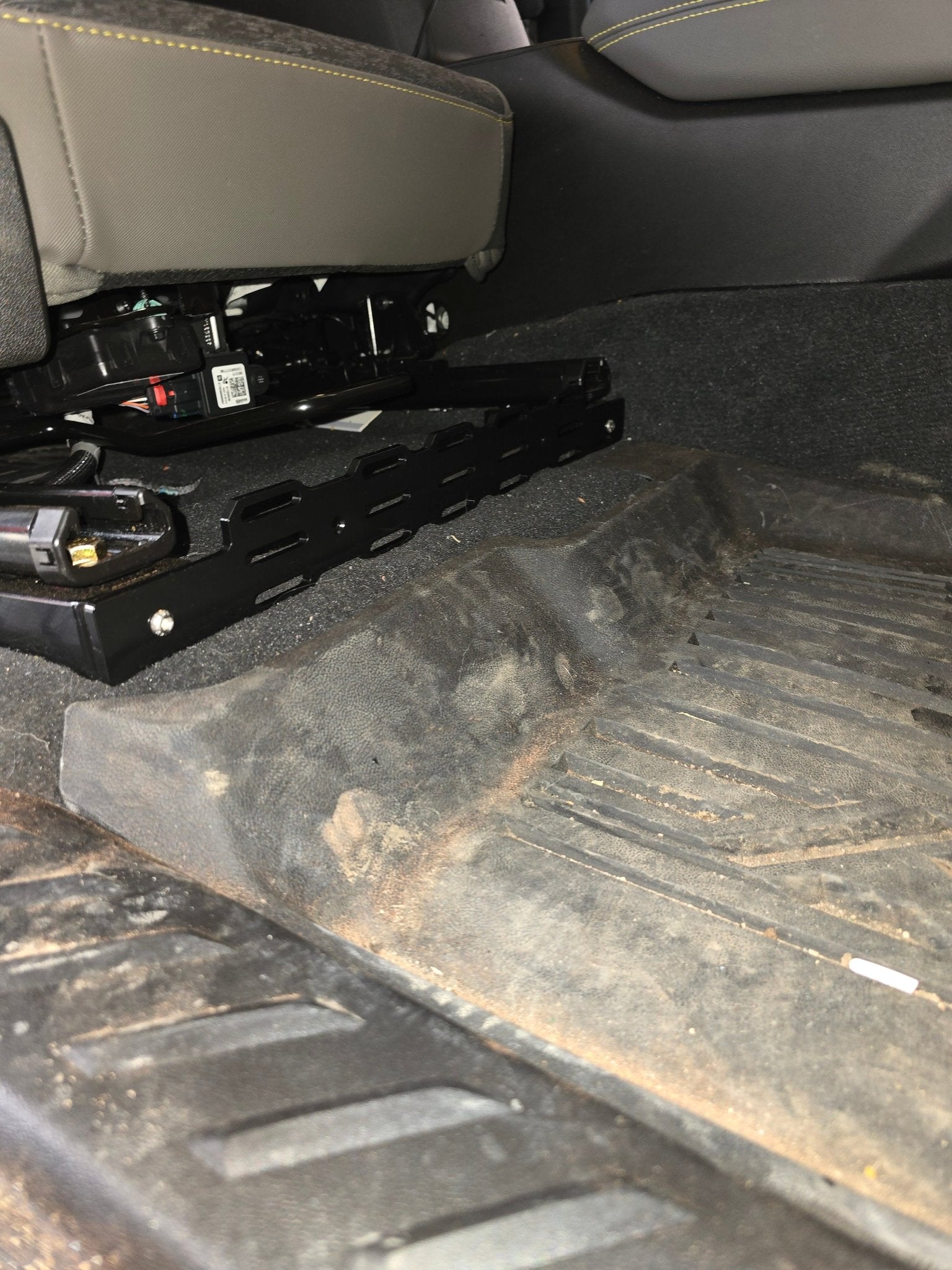 GM MULTI MOUNT PANEL W/SEAT JACKERS® (COLORADO AND CANYON)