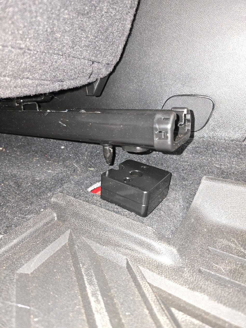 GM ADJUSTABLE REAR SEAT JACKERS® (COLORADO AND CANYON)