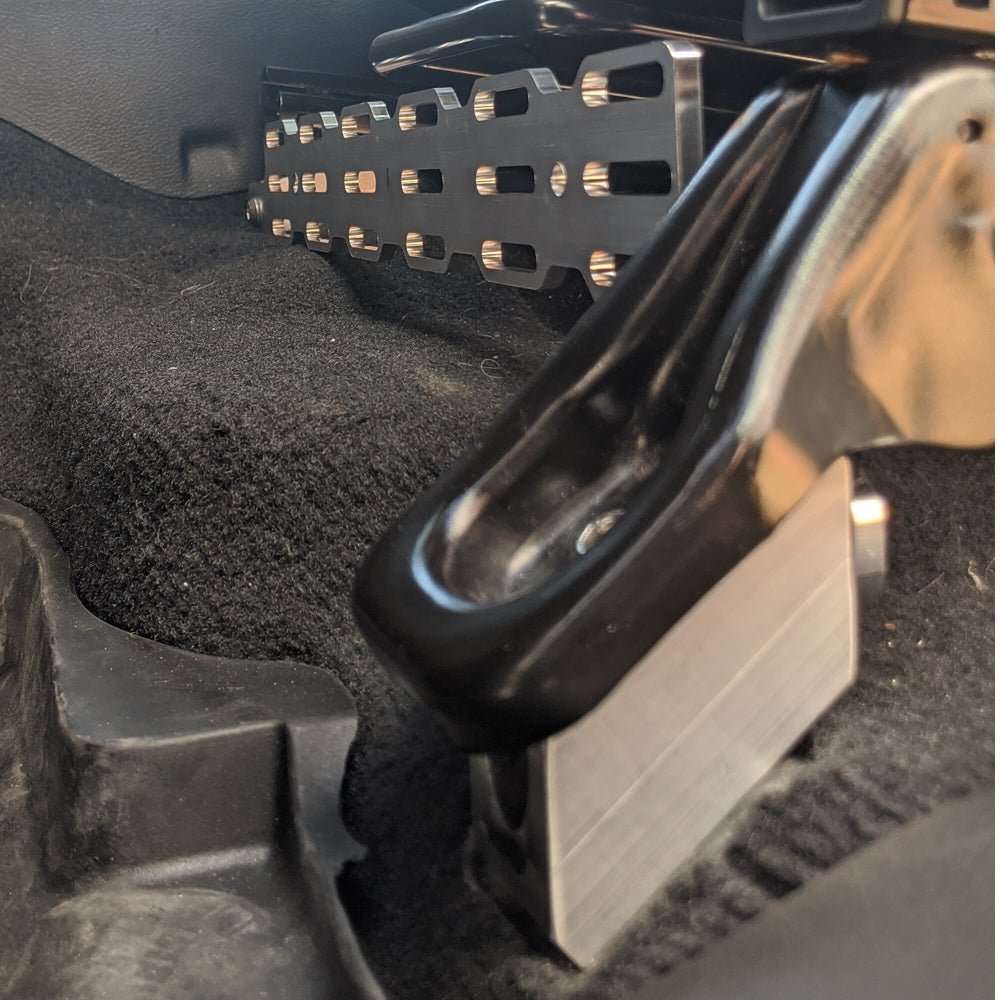 JEEP FIXED FRONT SEAT JACKERS® (WRANGLER & GLADIATOR)