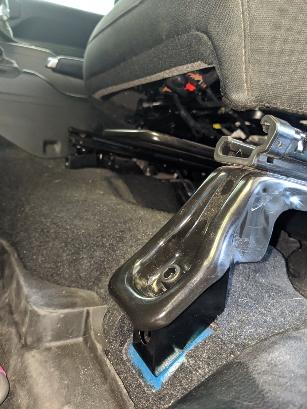 JEEP FIXED FRONT SEAT JACKERS® (WRANGLER & GLADIATOR)