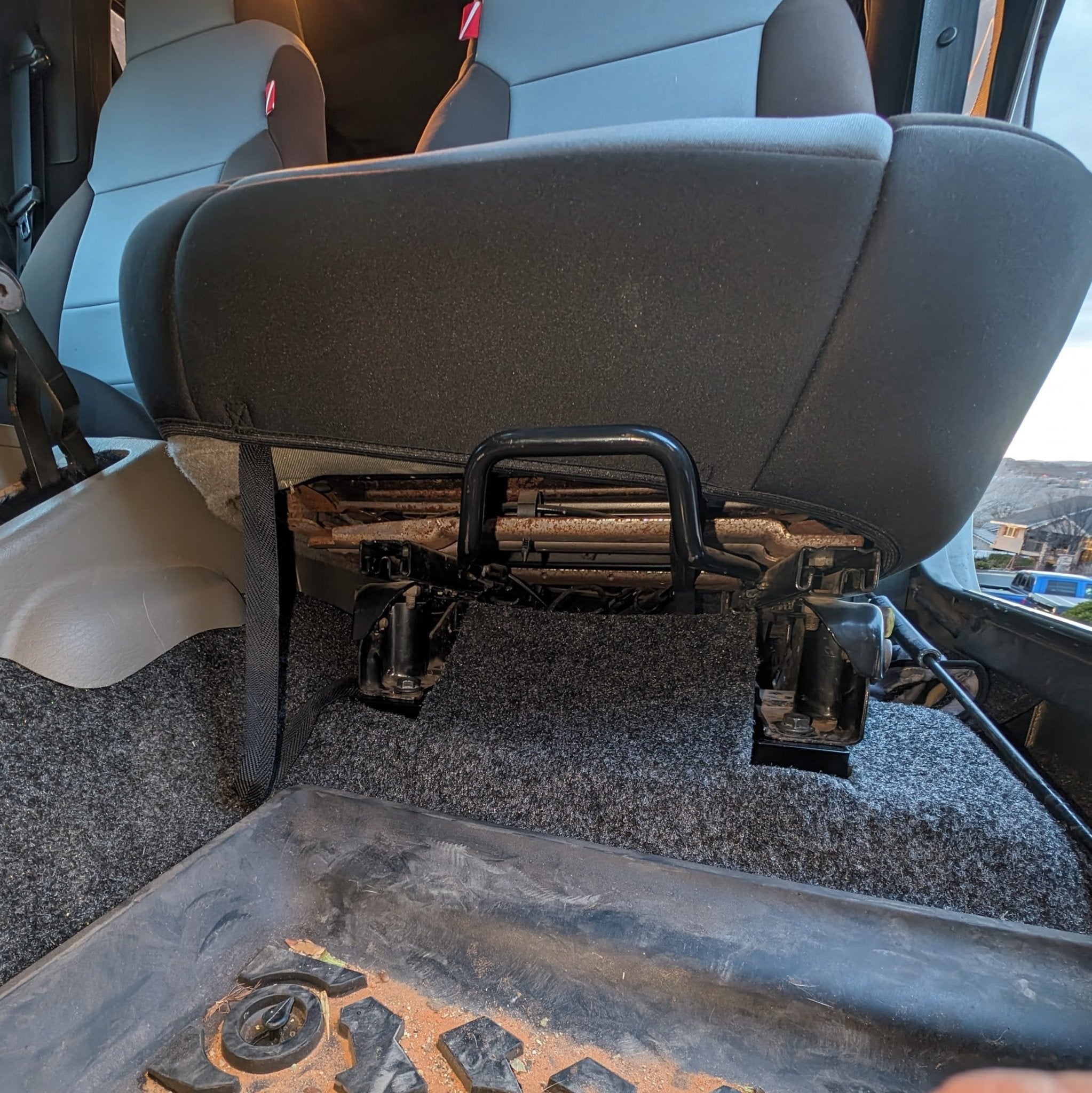 JEEP FRONT SEAT JACKERS® (WRANGLER TJ AND UNLIMITED LJ)