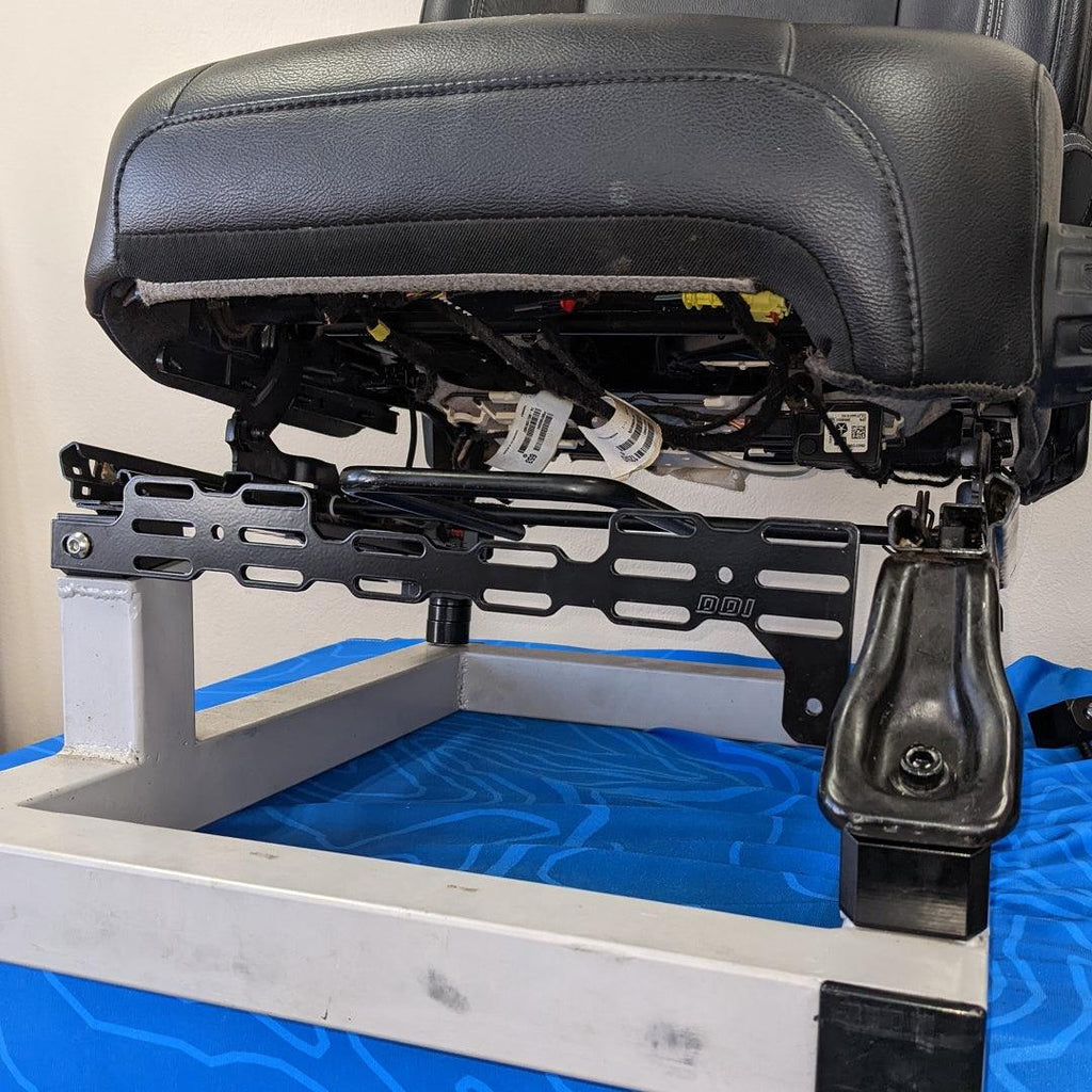 JEEP SHORTY FRONT SEAT JACKERS® (WRANGLER & GLADIATOR)