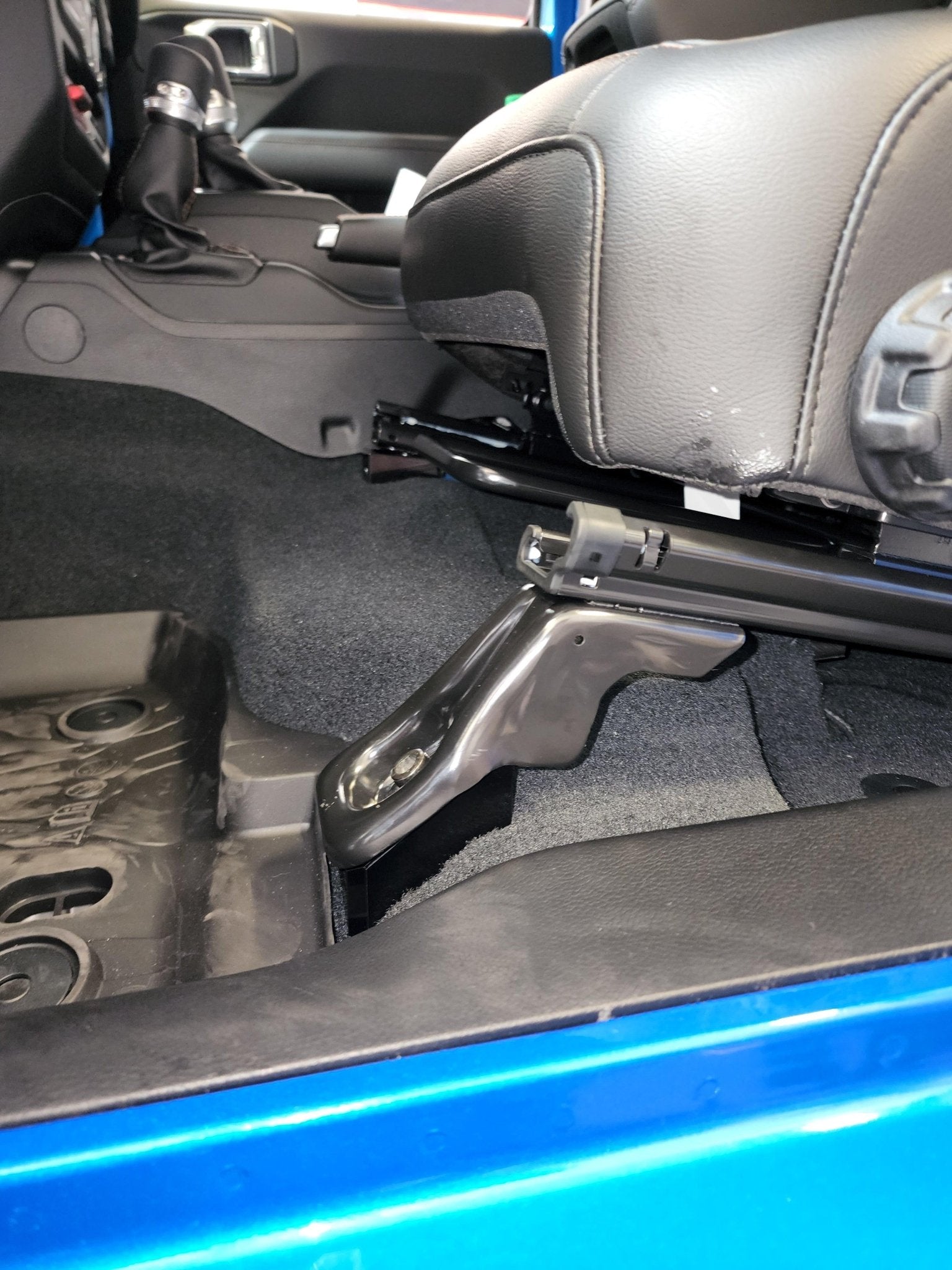 JEEP SHORTY FRONT SEAT JACKERS® (WRANGLER & GLADIATOR)