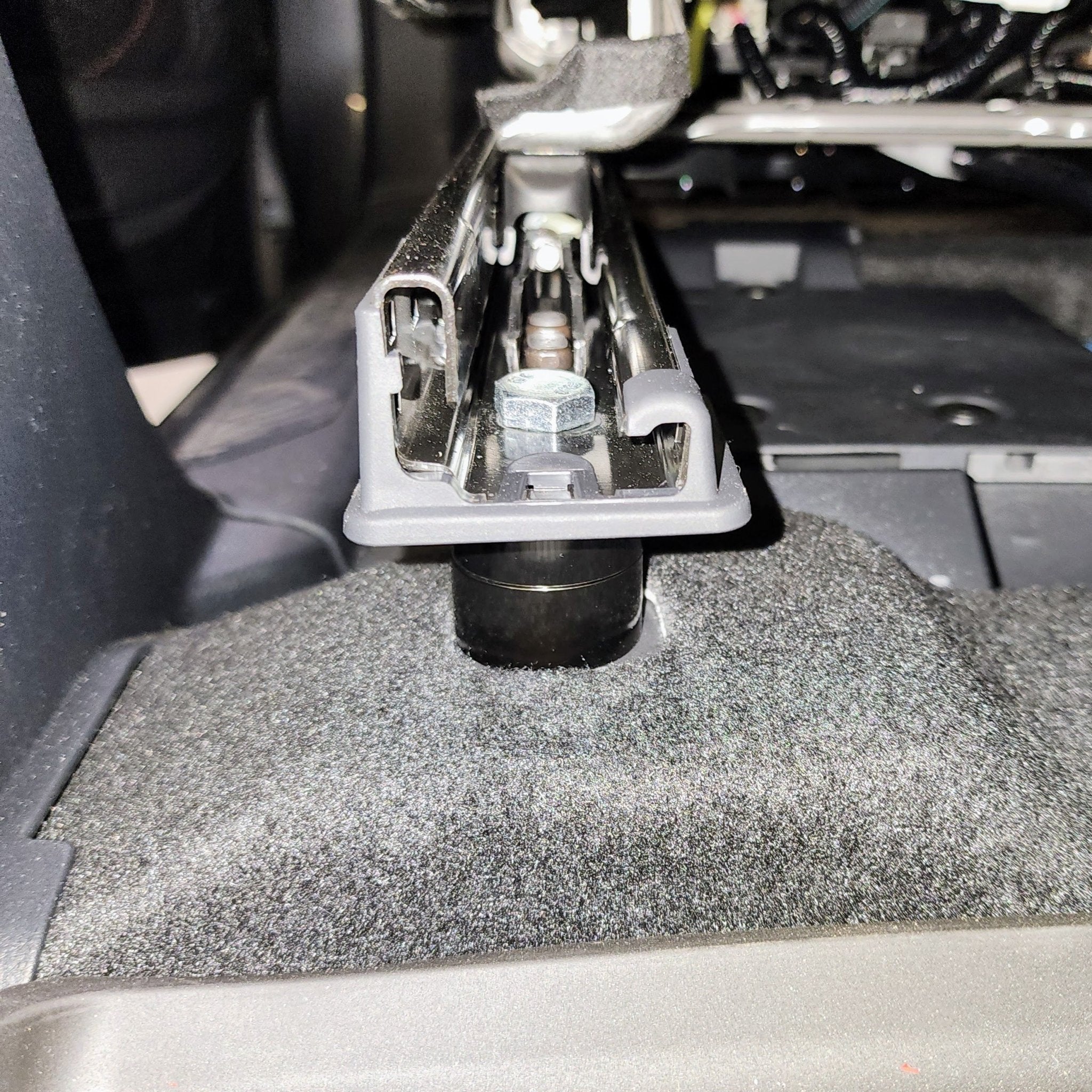 TOYOTA REAR SEAT JACKERS®