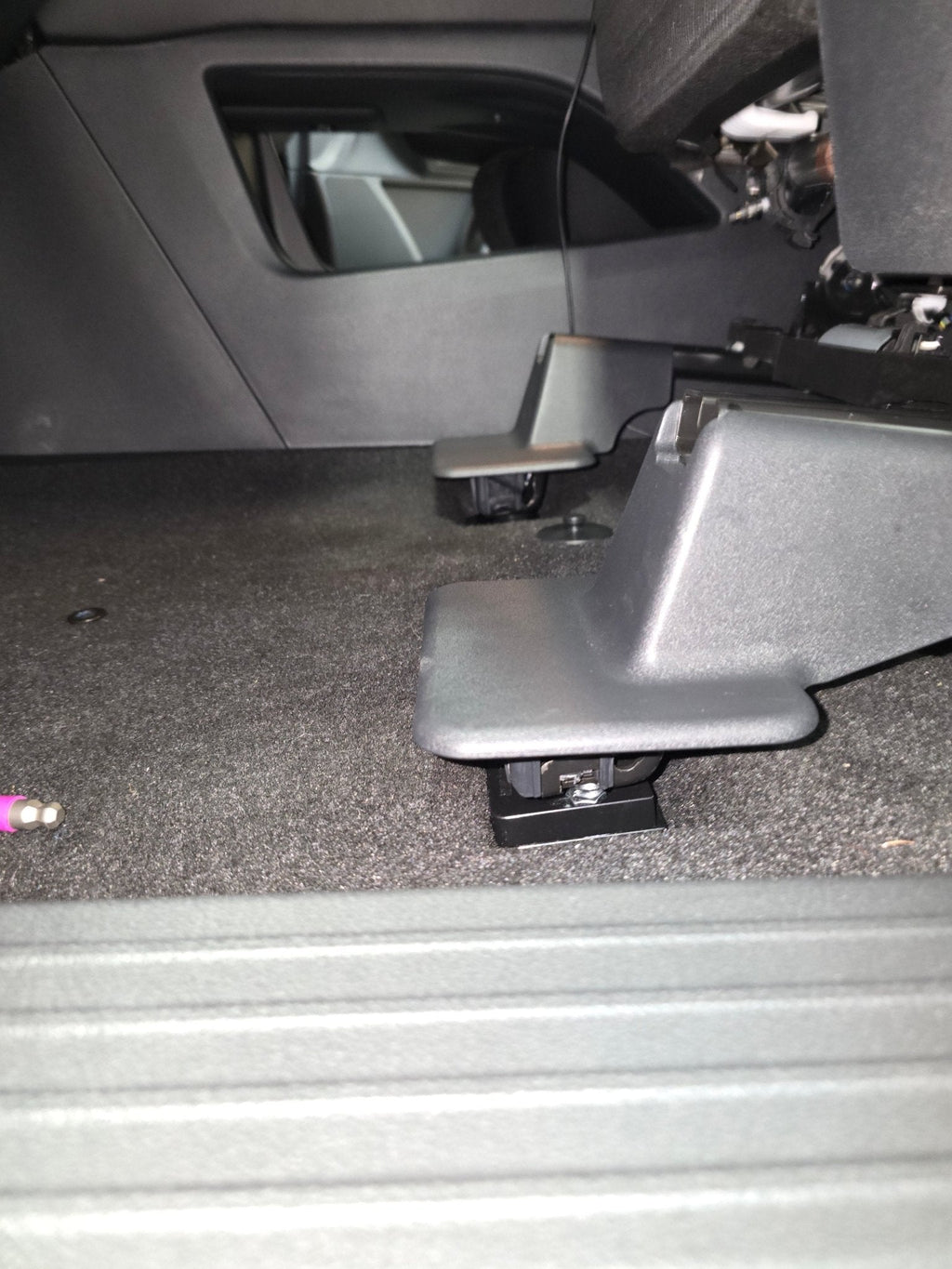 NISSAN FRONT SEAT JACKERS® (PATHFINDER)