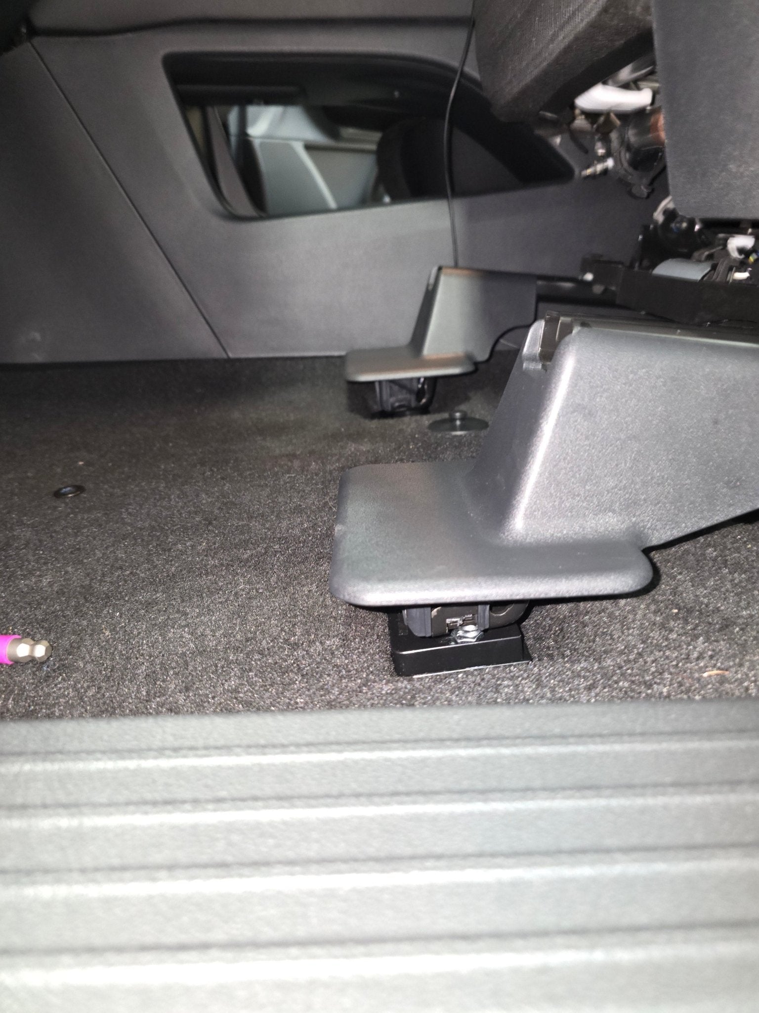 NISSAN FRONT SEAT JACKERS® (PATHFINDER)