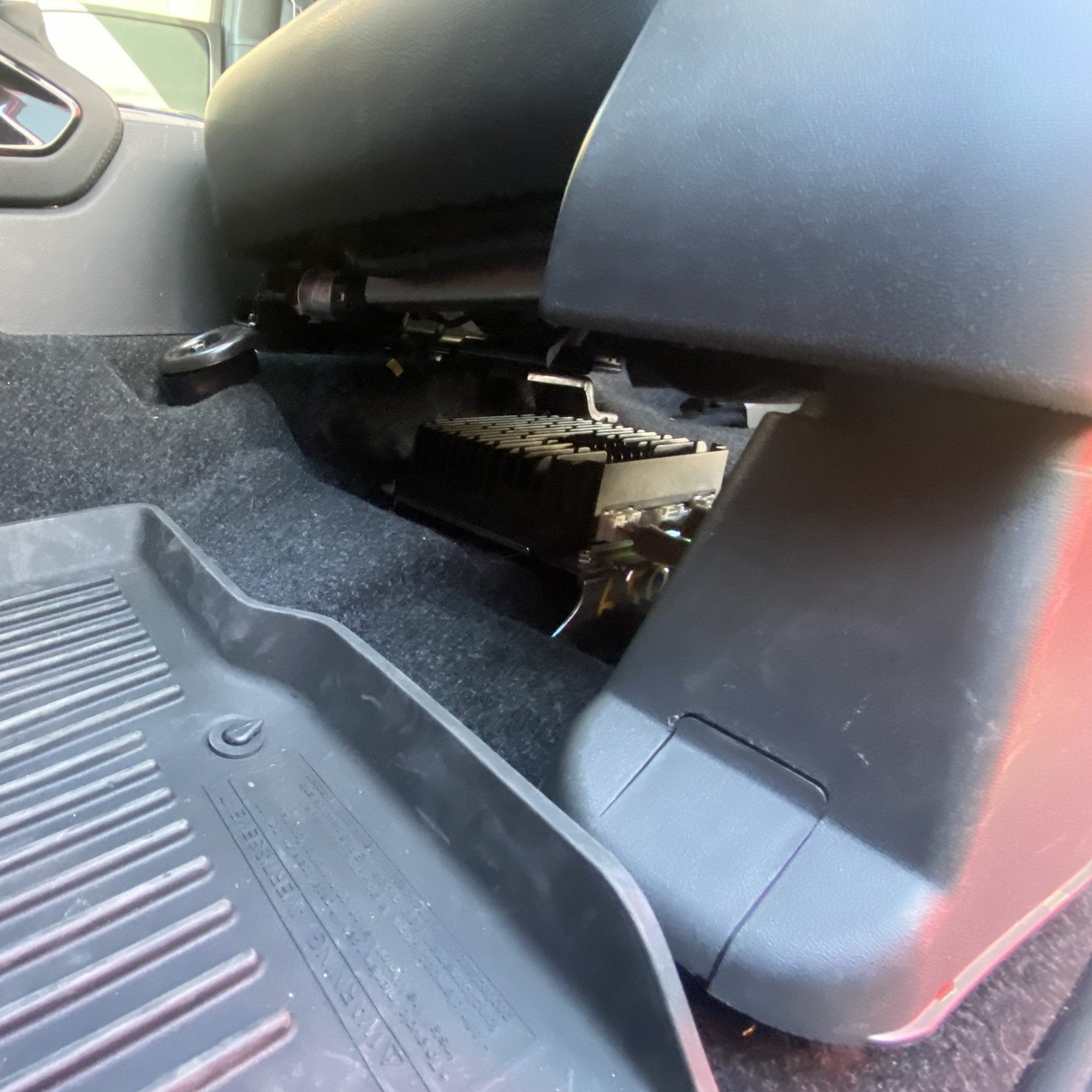 NISSAN FRONT SEAT JACKERS® (FRONTIER)