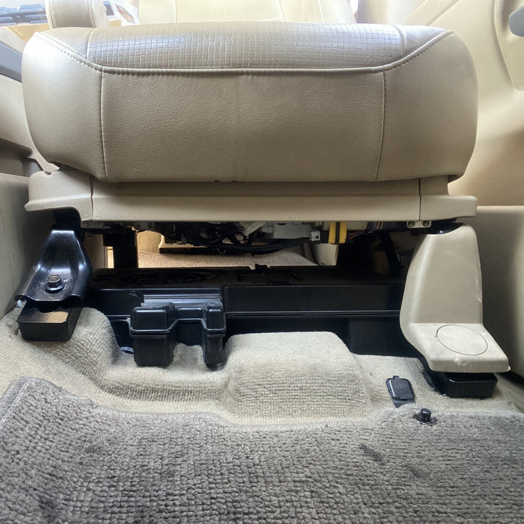NISSAN FRONT SEAT JACKERS® (TITAN AND ARMADA)