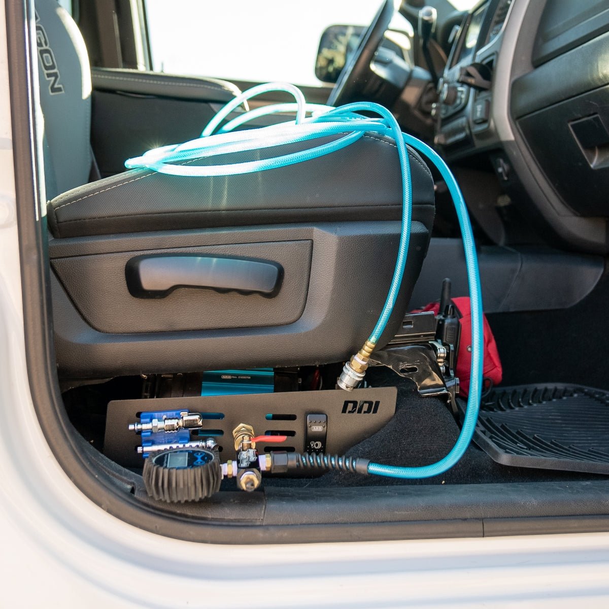 RAM UNDER SEAT COMPRESSOR MOUNT (1500, 1500 CLASSIC, 2500, AND 3500)