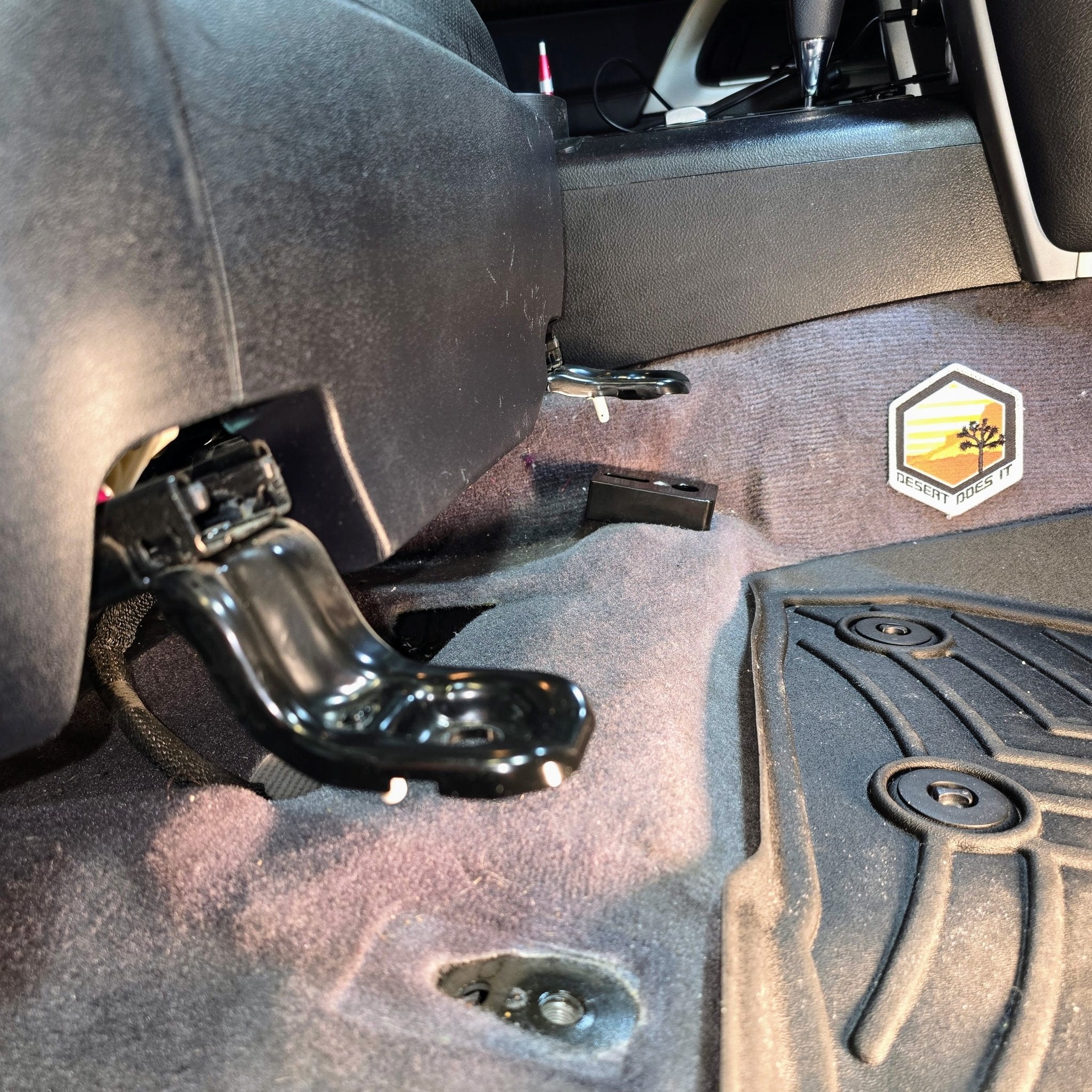 TOYOTA FRONT SEAT JACKERS® (LAND CRUISER AND LX570)