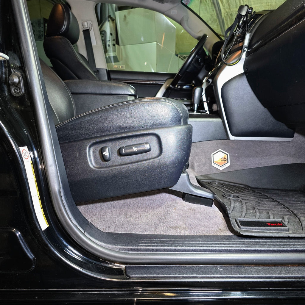 TOYOTA FRONT SEAT JACKERS® (LAND CRUISER AND LX570)