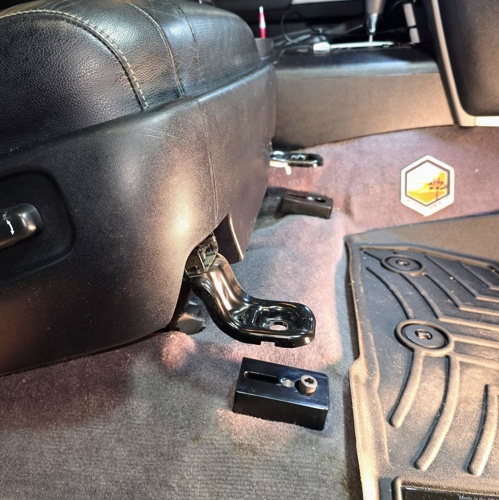 TOYOTA FRONT SEAT JACKERS® (LAND CRUISER AND LX570)