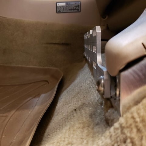 TOYOTA FRONT SEAT JACKERS® (TOYOTA LAND CRUISER 100 AND LX470)