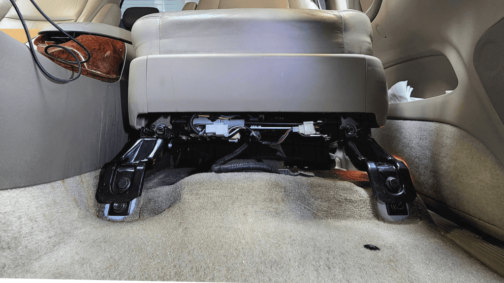 TOYOTA FRONT SEAT JACKERS® (TUNDRA, SEQUOIA, SIENNA AND T100)