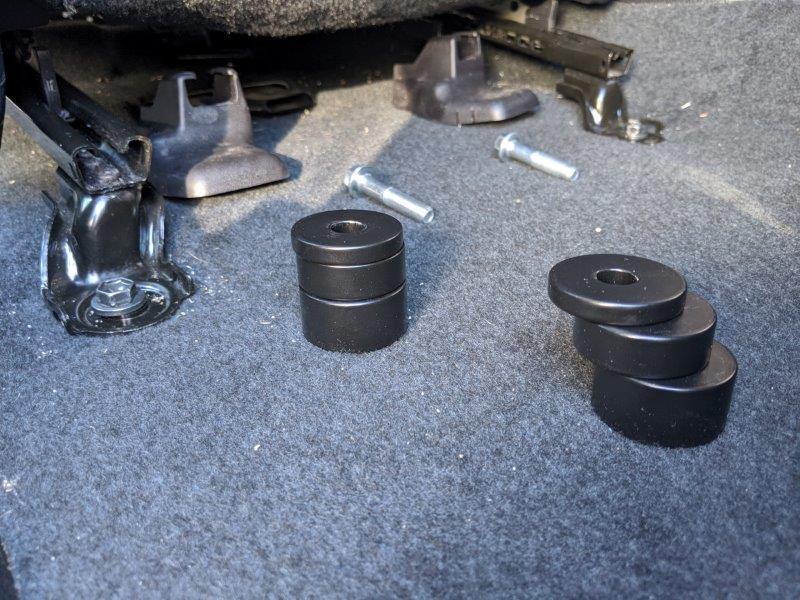 TOYOTA REAR SEAT JACKERS® (LAND CRUISER AND LEXUS LX450)