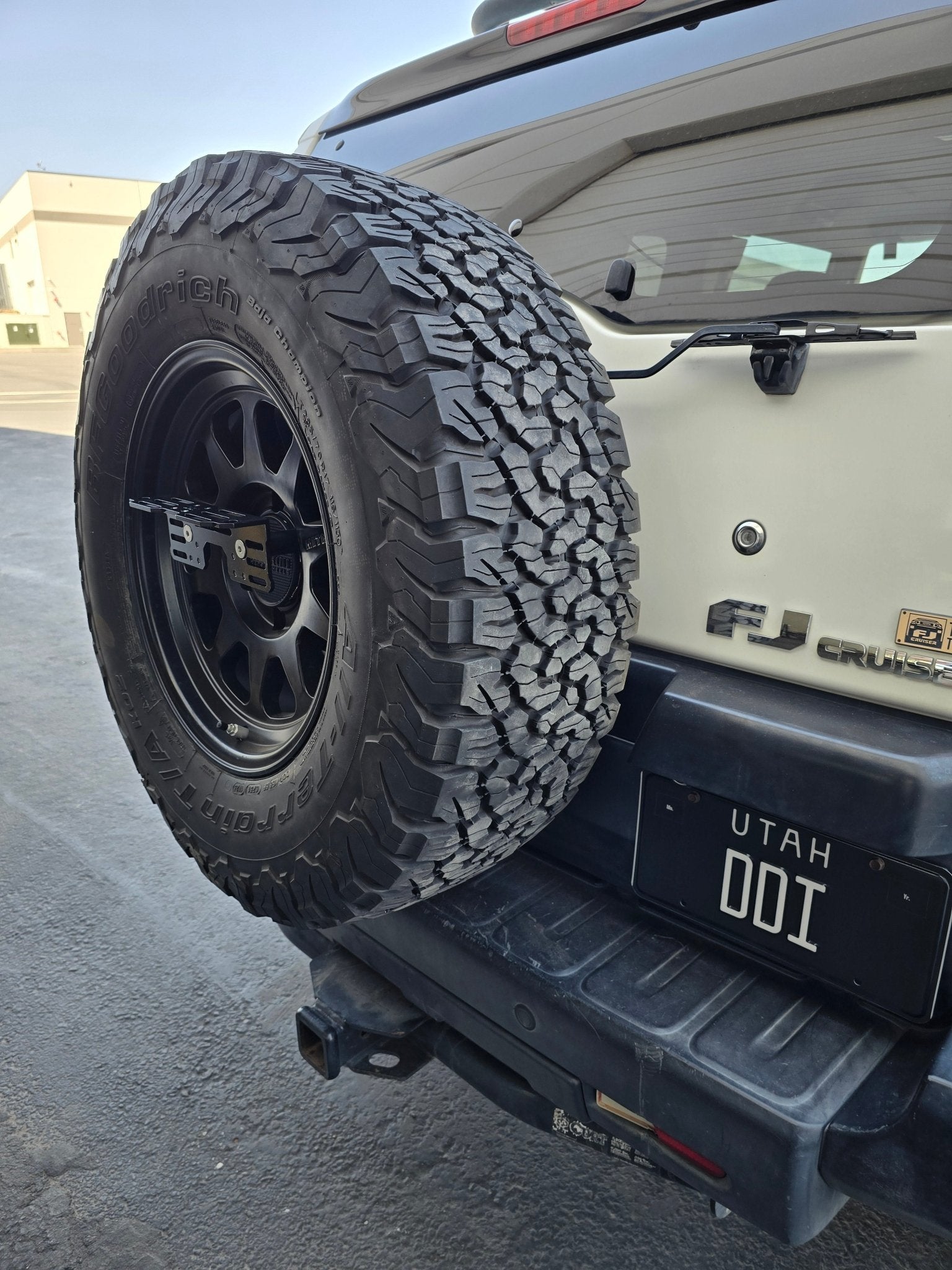 TOYOTA SPARE TIRE MOLLE (FJ CRUISER)