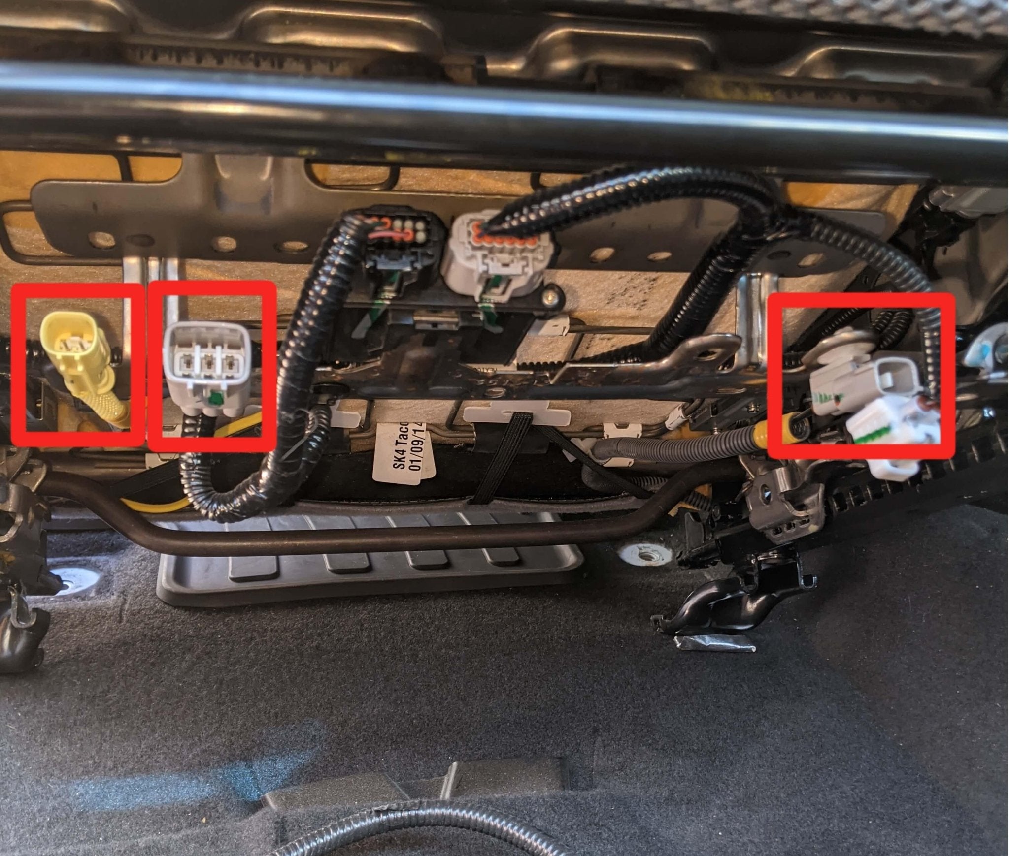 TOYOTA UNDER SEAT COMPRESSOR MOUNT (TACOMA, 4RUNNER, FJ CRUISER, AND GX460)