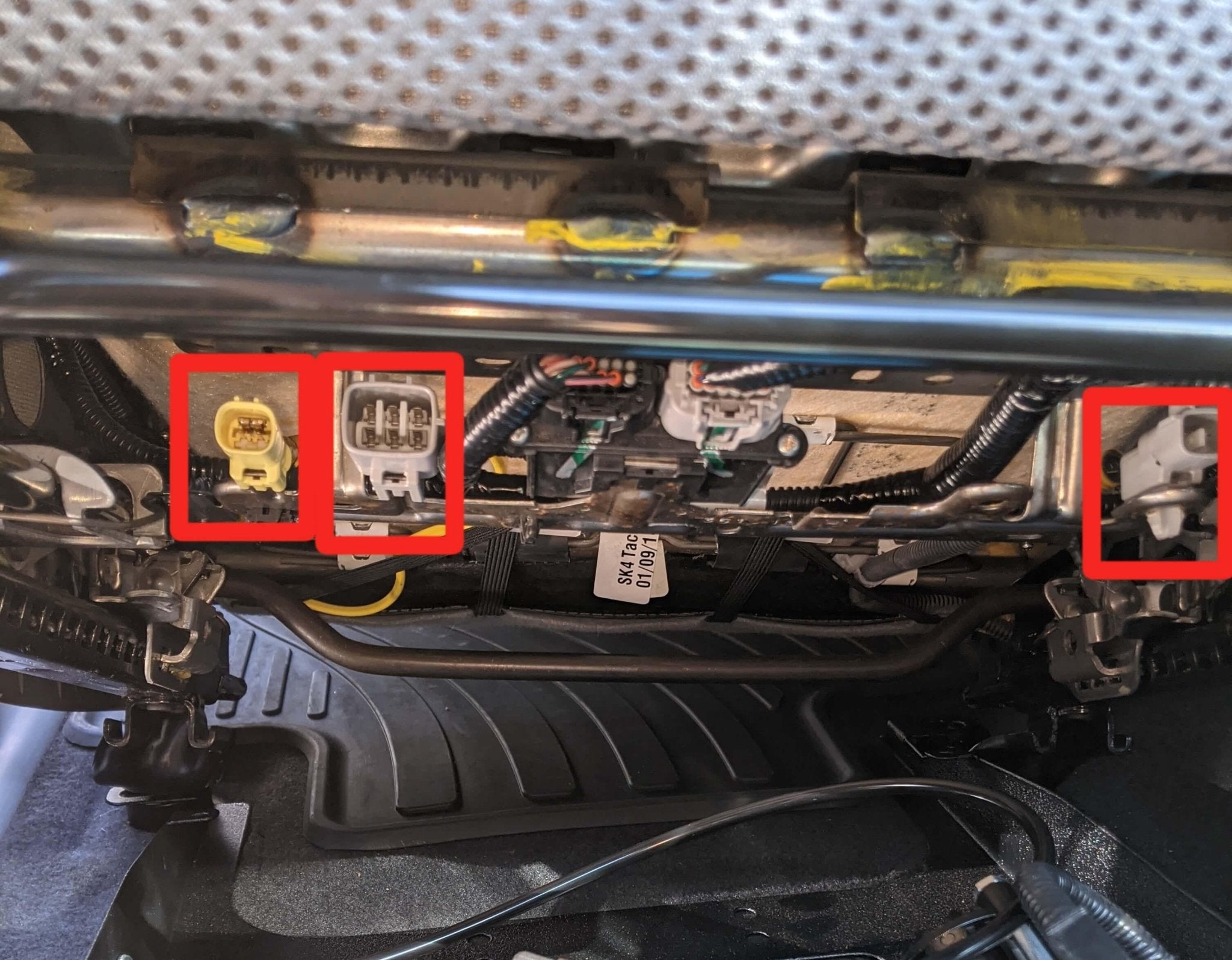 TOYOTA UNDER SEAT COMPRESSOR MOUNT (TACOMA, 4RUNNER, FJ CRUISER, AND GX460)